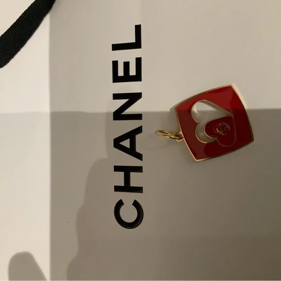 Chanel Red Gold Heart Valentine Charm Metal New Limited - Picture 3 of 3